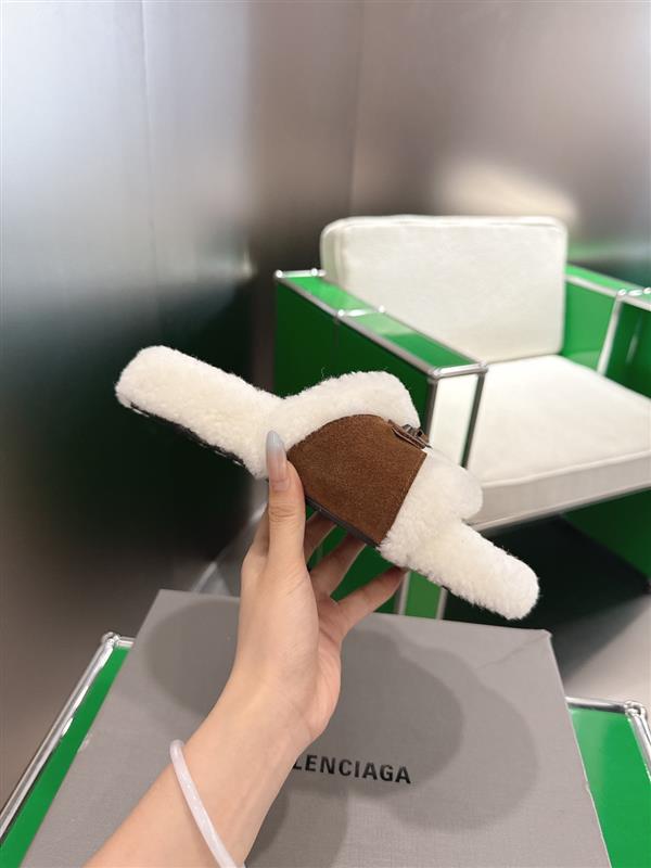 2025112818446725 250